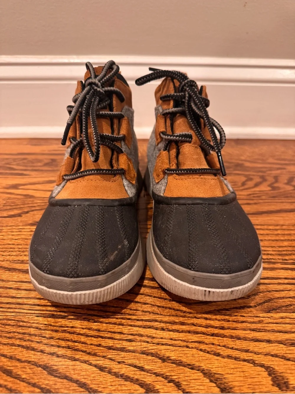 SOREL Out and About IV Classic waterproof boot in Black, Gray & Brown